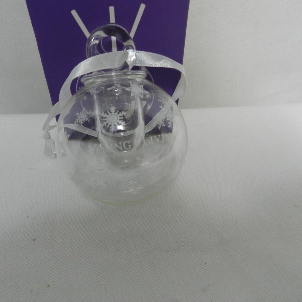 YOUNG LIVING Glass diffuser Christmas Ornament w/ Snowflakes Holidays NEW NIB